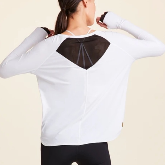 Alala Tops - ALALA Fractal Raglan Tee in White size XSMALL